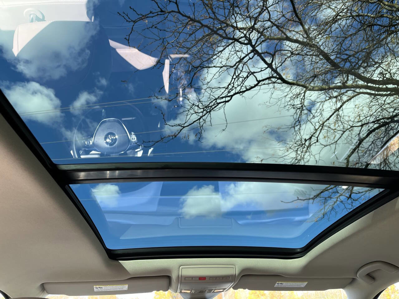 Used 2019 Volkswagen Atlas SEL Premium image 12