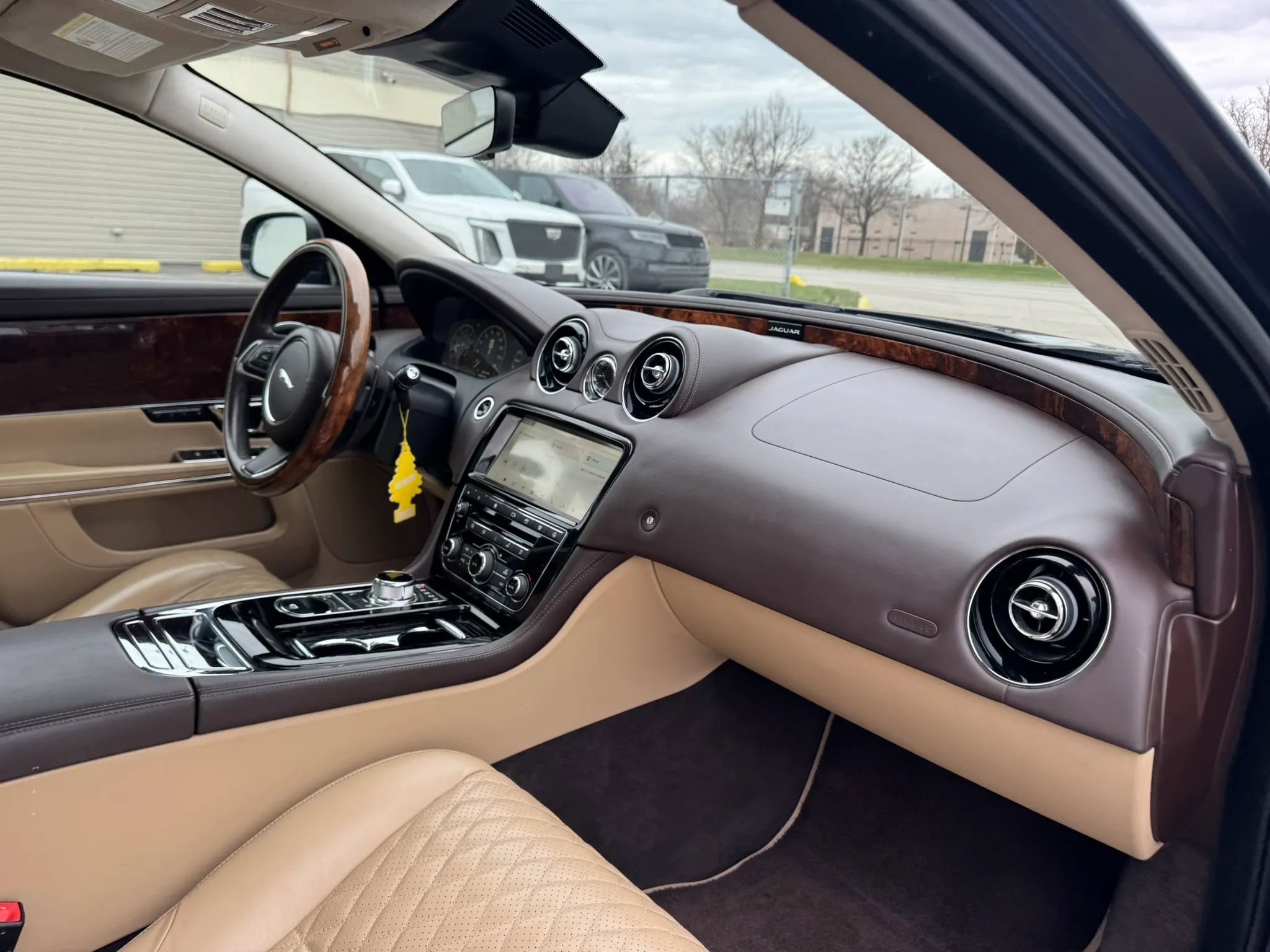 Used 2019 Jaguar XJ L Portfolio image 24