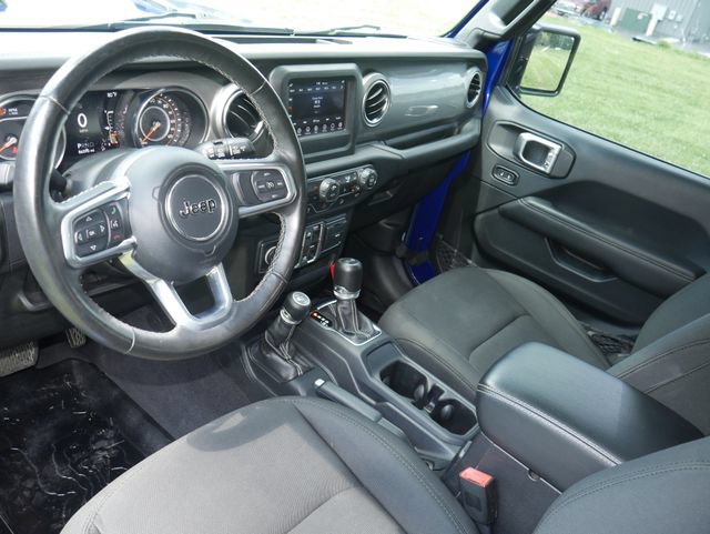 Used 2019 Jeep Wrangler Unlimited Sahara w/ Cold Weather Group AWD/4WD image 12
