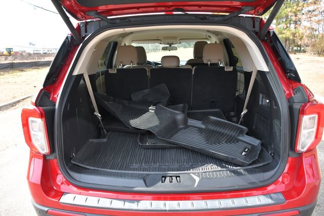 Used 2020 Ford Explorer XLT w/ Equipment Group 202A image 17