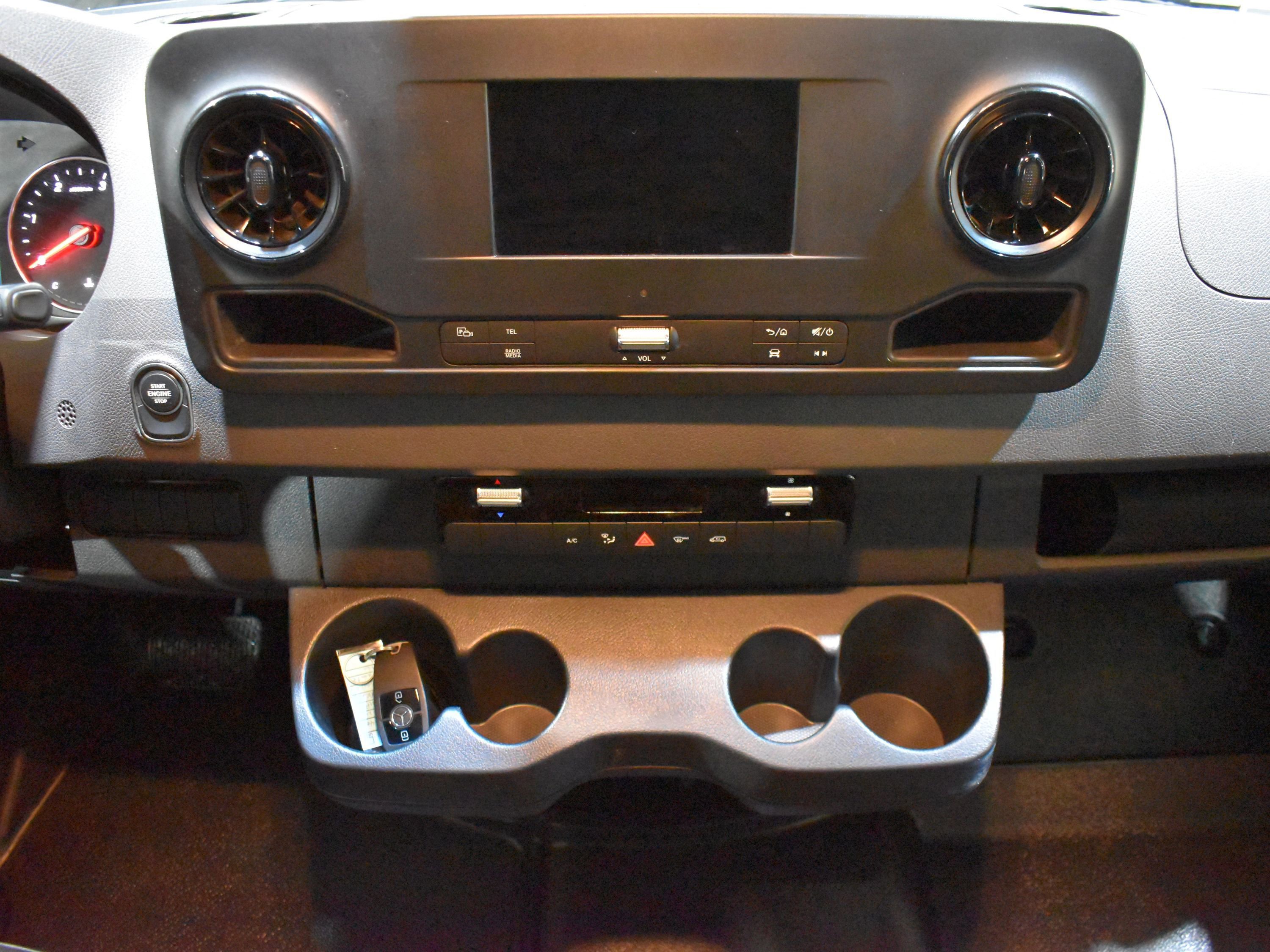 Used 2024 Mercedes-Benz Sprinter 2500 w/ Acoustic Package image 20