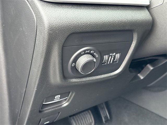 New 2025 Jeep Grand Cherokee L Laredo w/ Luxury Tech Group I image 15