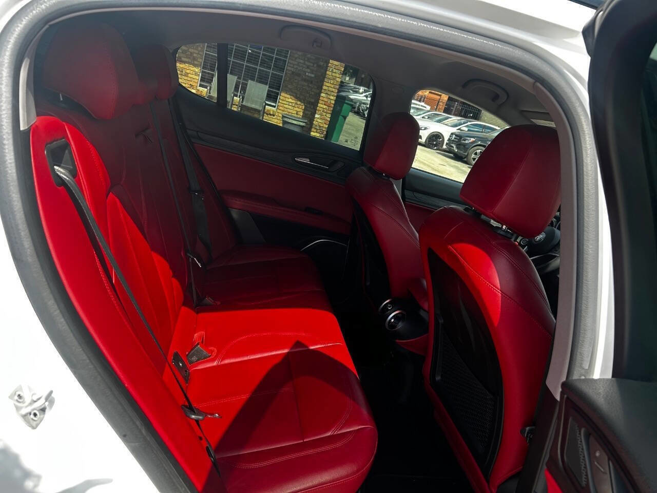 Used 2019 Alfa Romeo Stelvio w/ Nero Edizione image 15