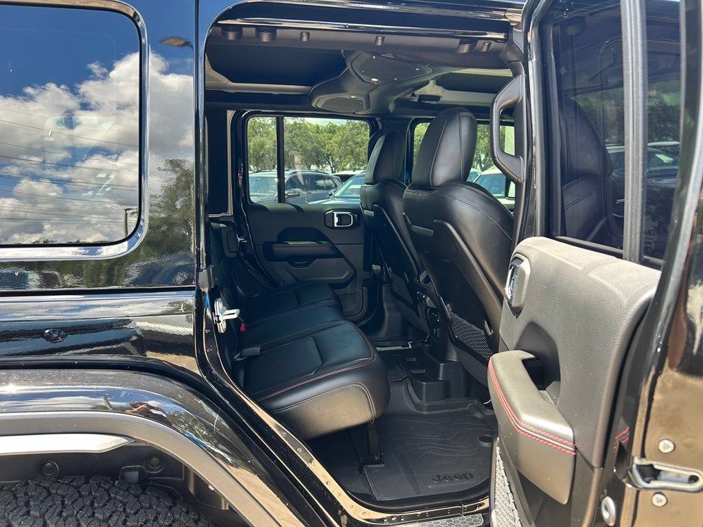 Used 2025 Jeep Wrangler Unlimited Rubicon AWD/4WD image 45
