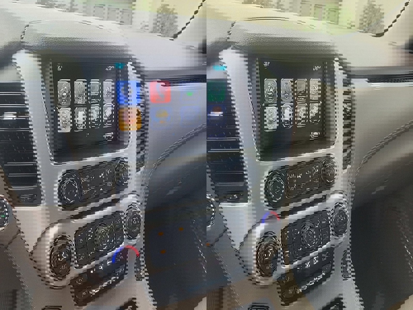 Used 2017 GMC Yukon SLT w/ Premium Edition image 22