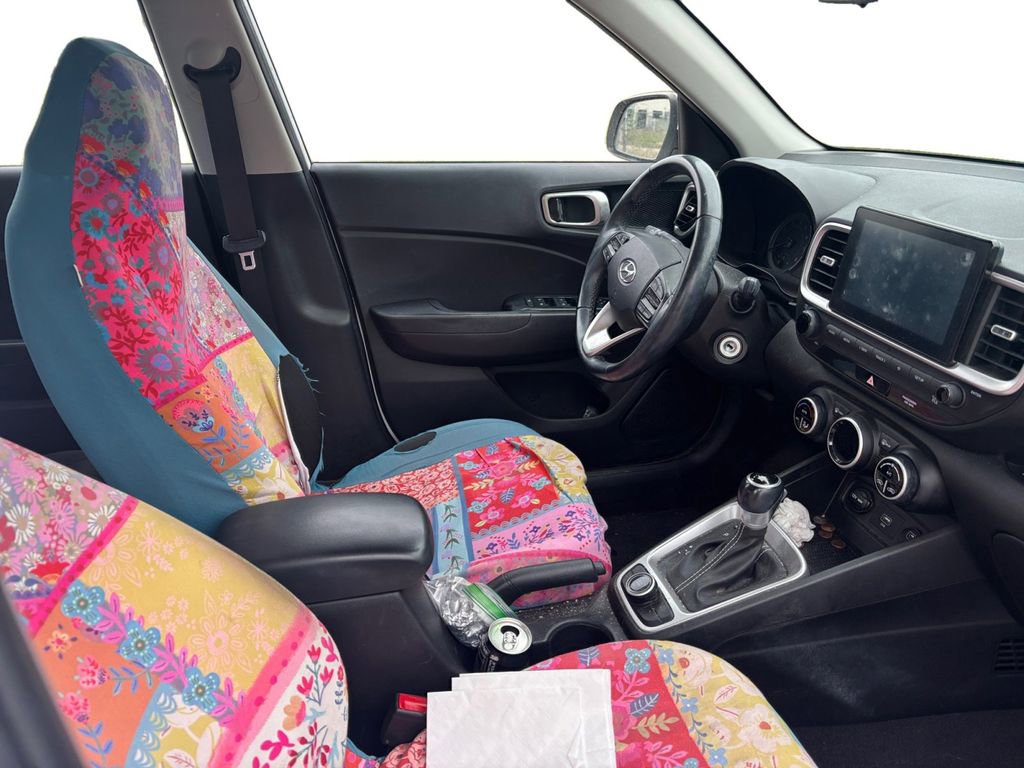 Used 2021 Hyundai Venue SEL w/ Cargo Package FWD image 15