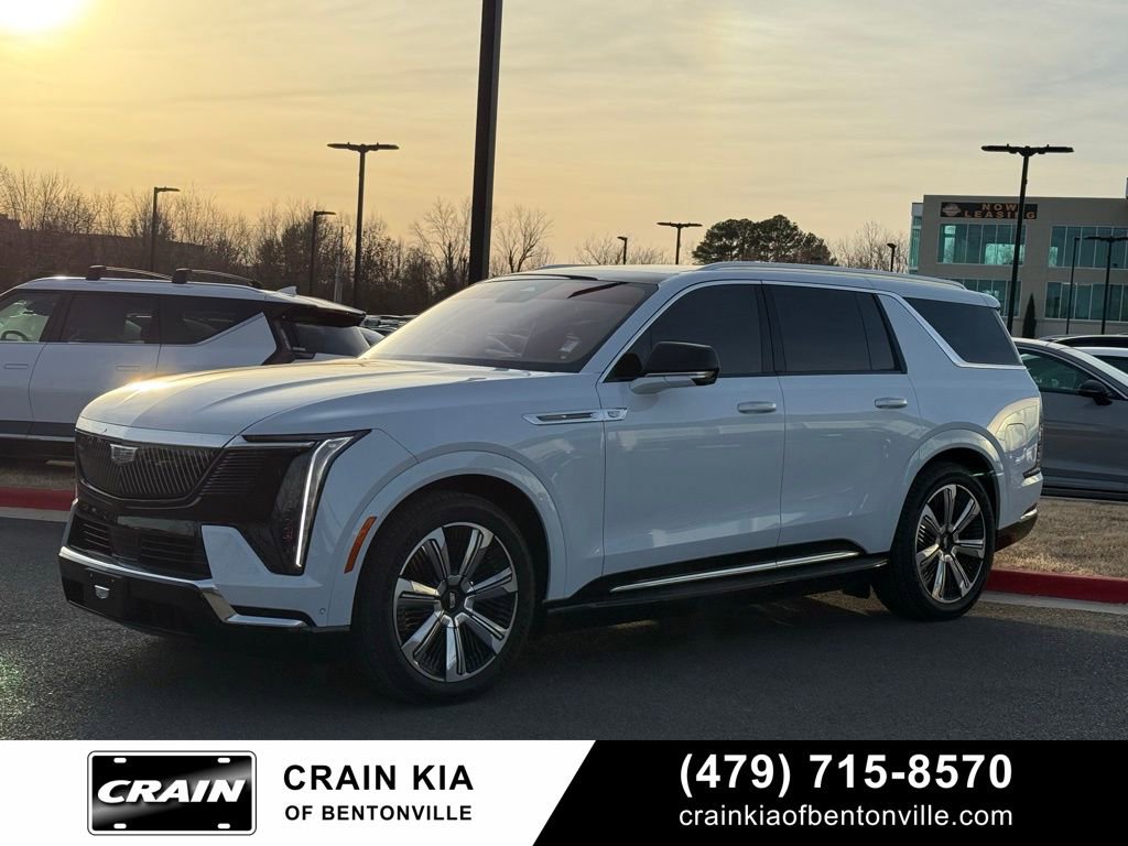 Used 2026 Cadillac Escalade IQL Luxury image 2