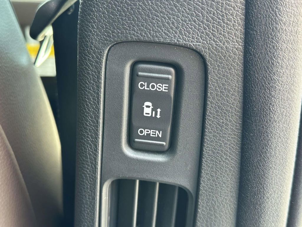 New 2026 Honda Odyssey Touring image 8