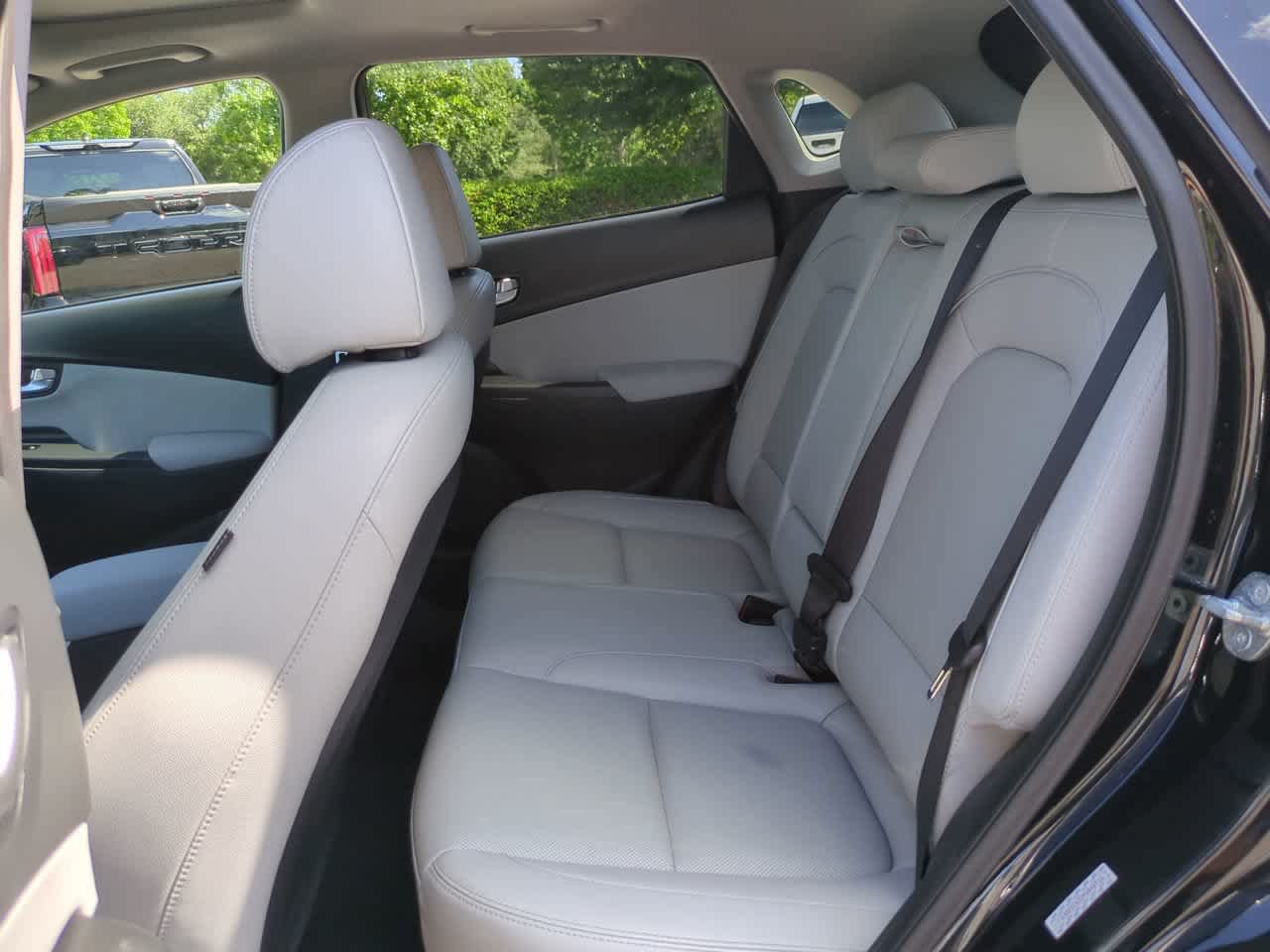 Used 2023 Hyundai Kona Limited AWD/4WD image 13