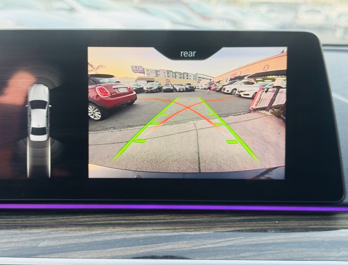 Used 2018 BMW 530i w/ Premium Package image 33