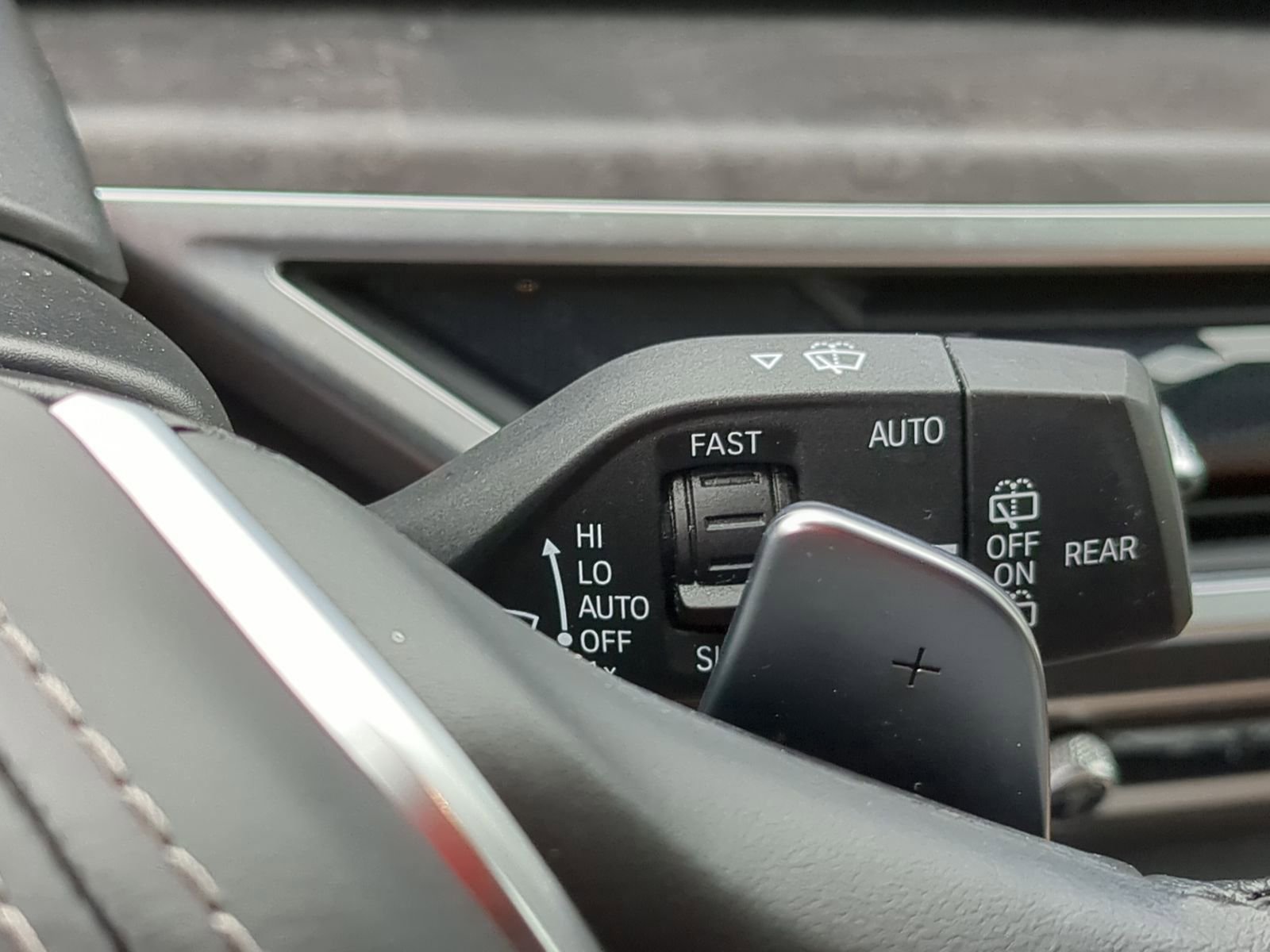 Used 2023 BMW X7 xDrive40i w/ Premium Package image 32