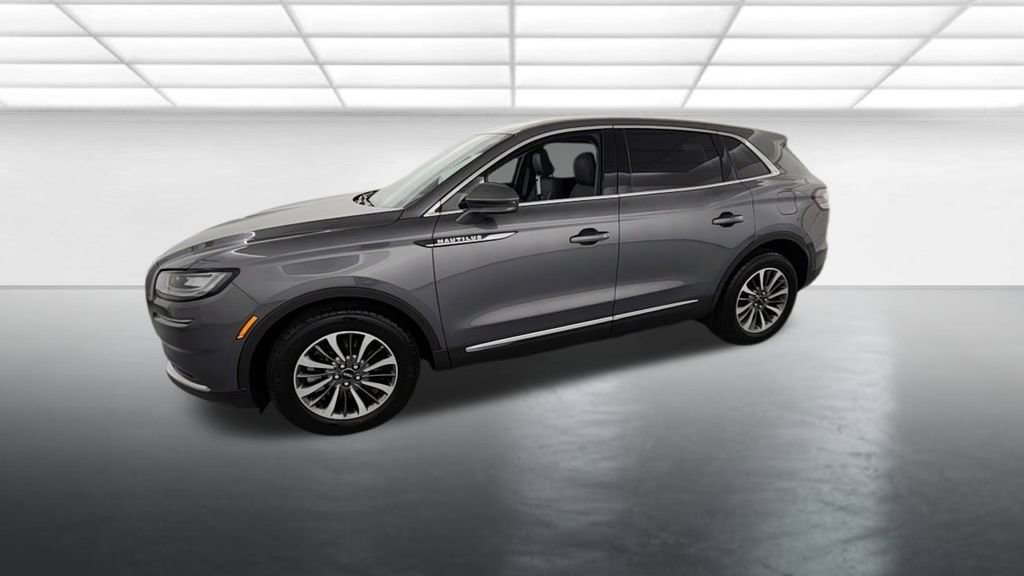 Used 2022 Lincoln Nautilus Reserve image 3