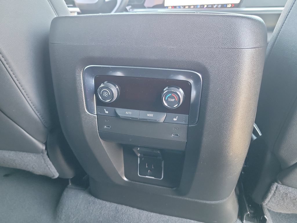 Used 2025 Chevrolet Tahoe Premier RWD image 21