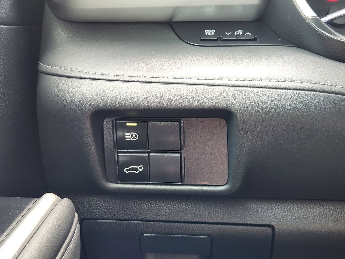 Used 2022 Toyota Highlander XLE FWD image 29