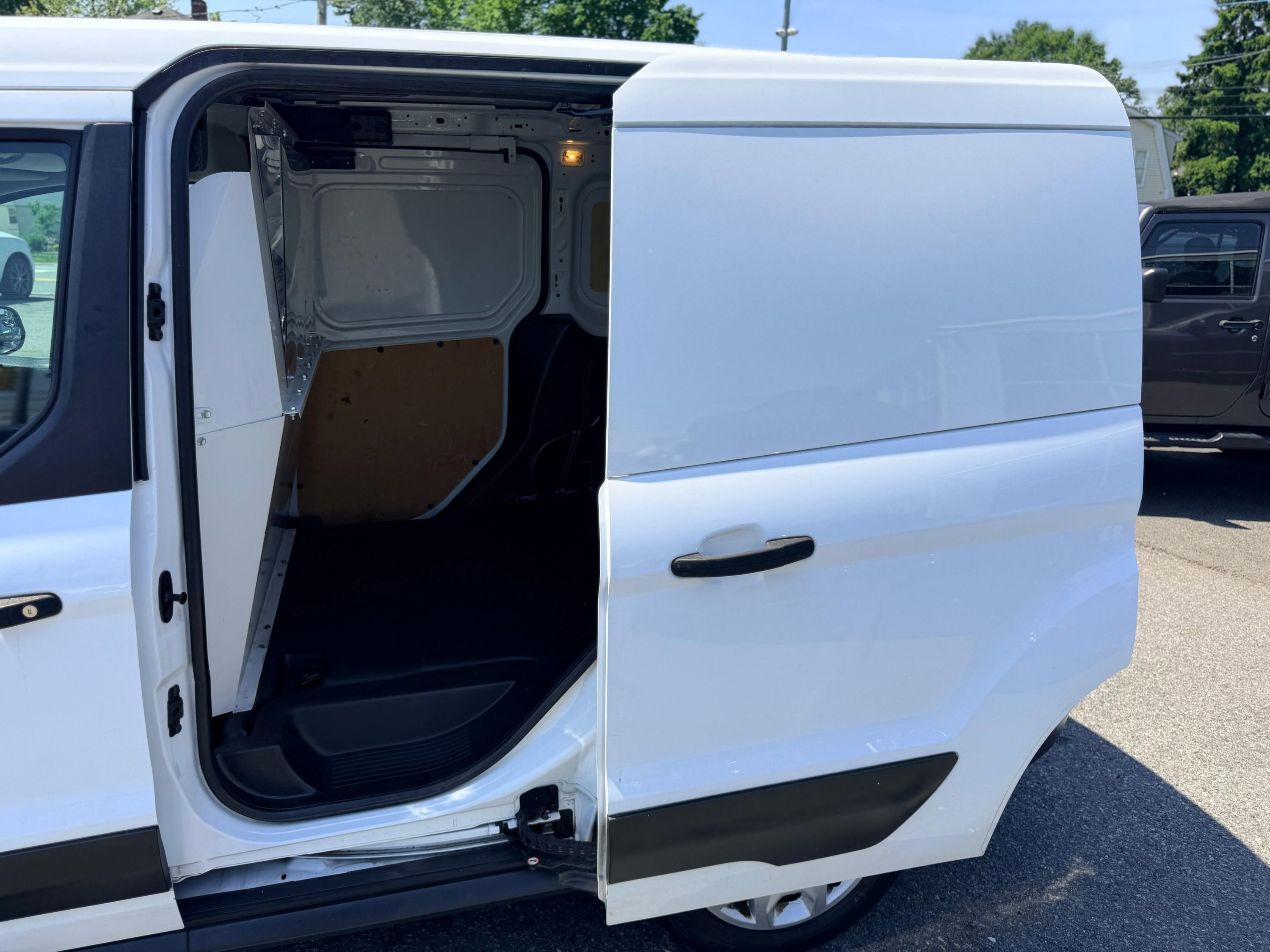 Used 2018 Ford Transit Connect XL FWD image 23