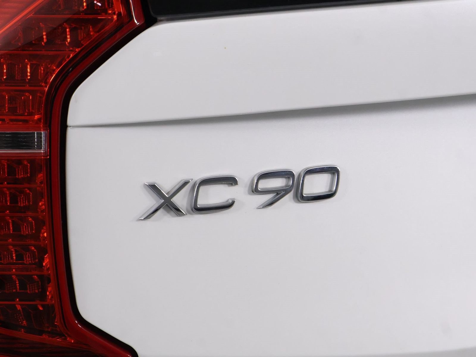 Certified 2023 Volvo XC90 T8 Ultimate AWD/4WD image 19