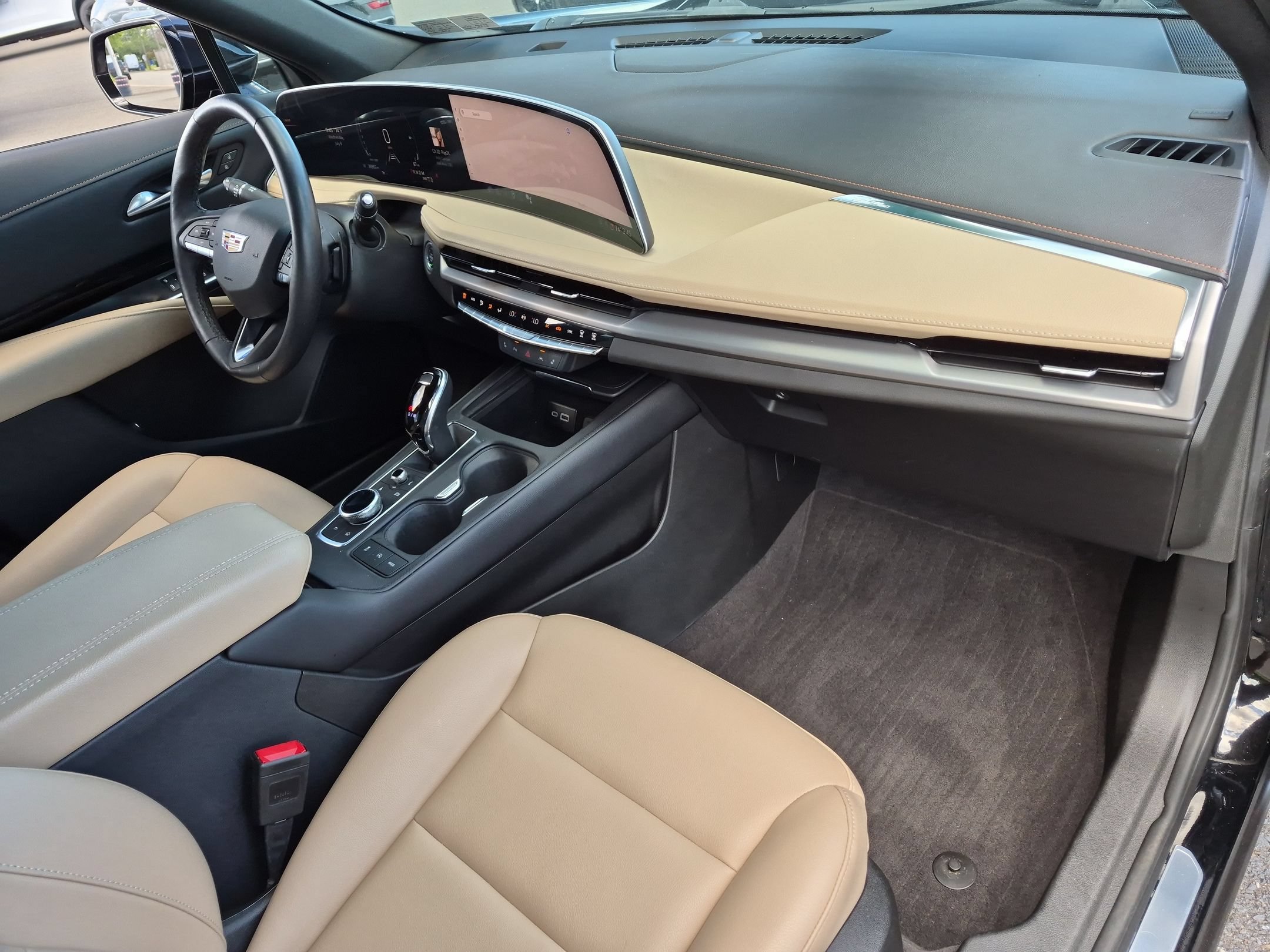 Certified 2024 Cadillac XT4 Luxury w/ Cold Weather Package AWD/4WD image 28