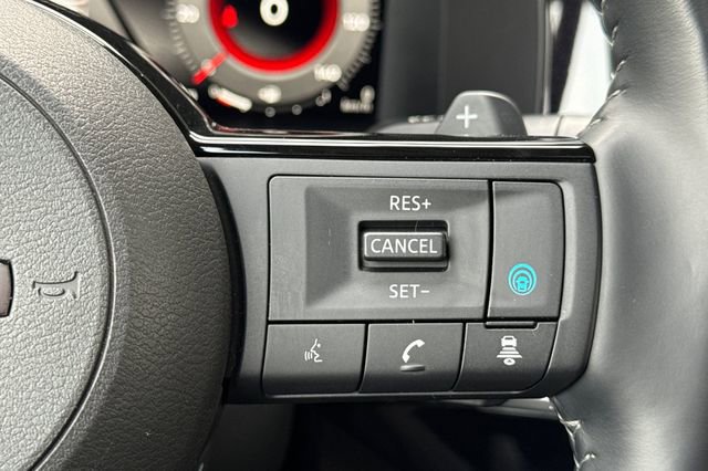 Used 2023 Nissan Pathfinder Platinum AWD/4WD image 31
