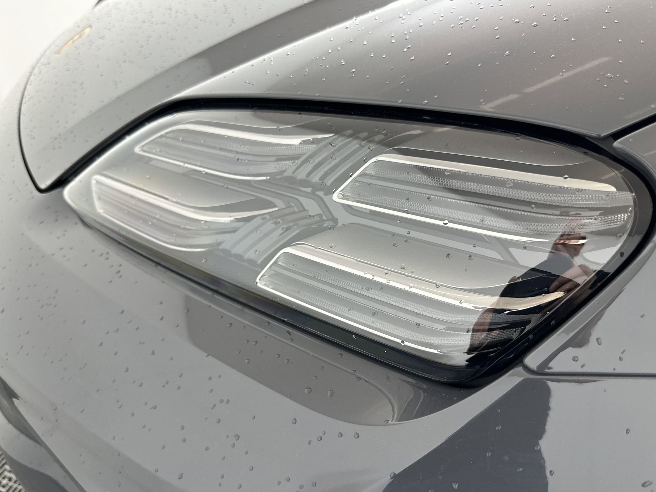 Used 2025 Porsche Macan 4 Electric image 13