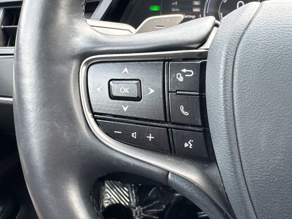Used 2025 Lexus ES 300h w/ Premium Package FWD image 22