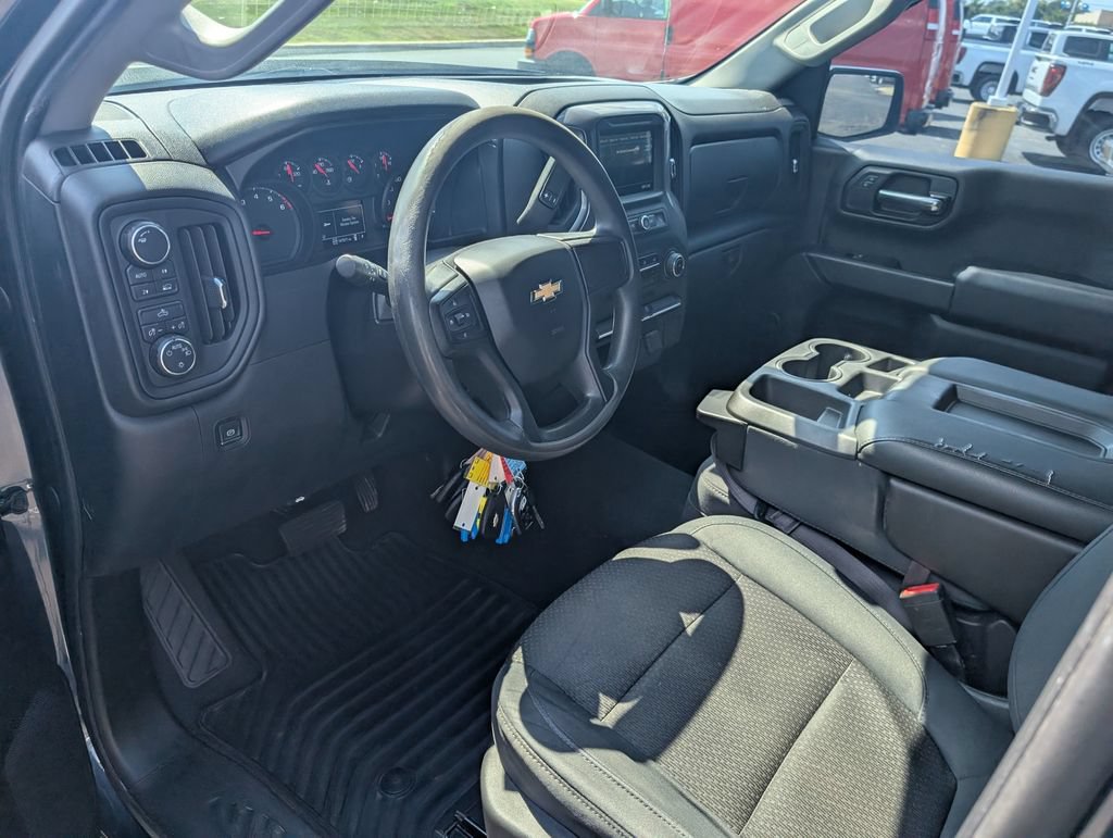 Used 2019 Chevrolet Silverado 1500 Custom w/ Custom Convenience Package AWD/4WD image 14