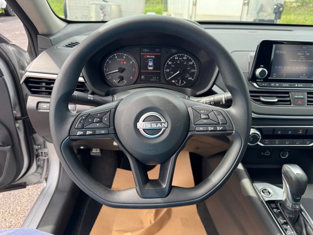 Used 2024 Nissan Altima 2.5 S FWD image 12