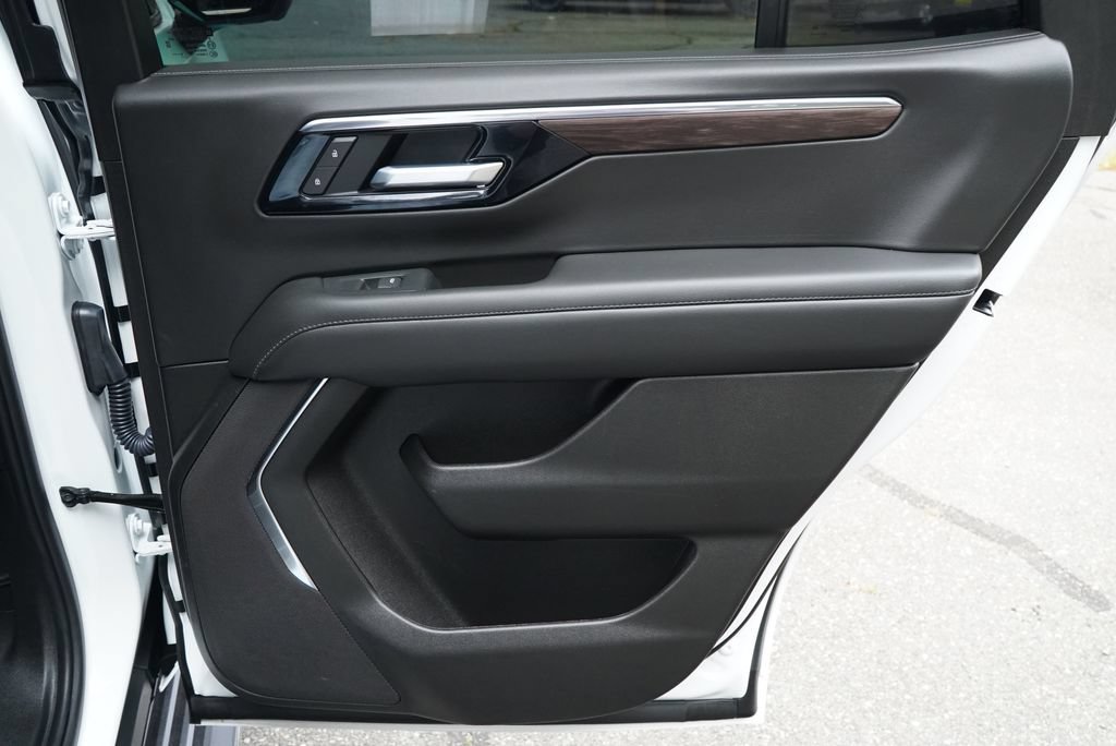 Used 2026 Chevrolet Tahoe LS AWD/4WD image 28