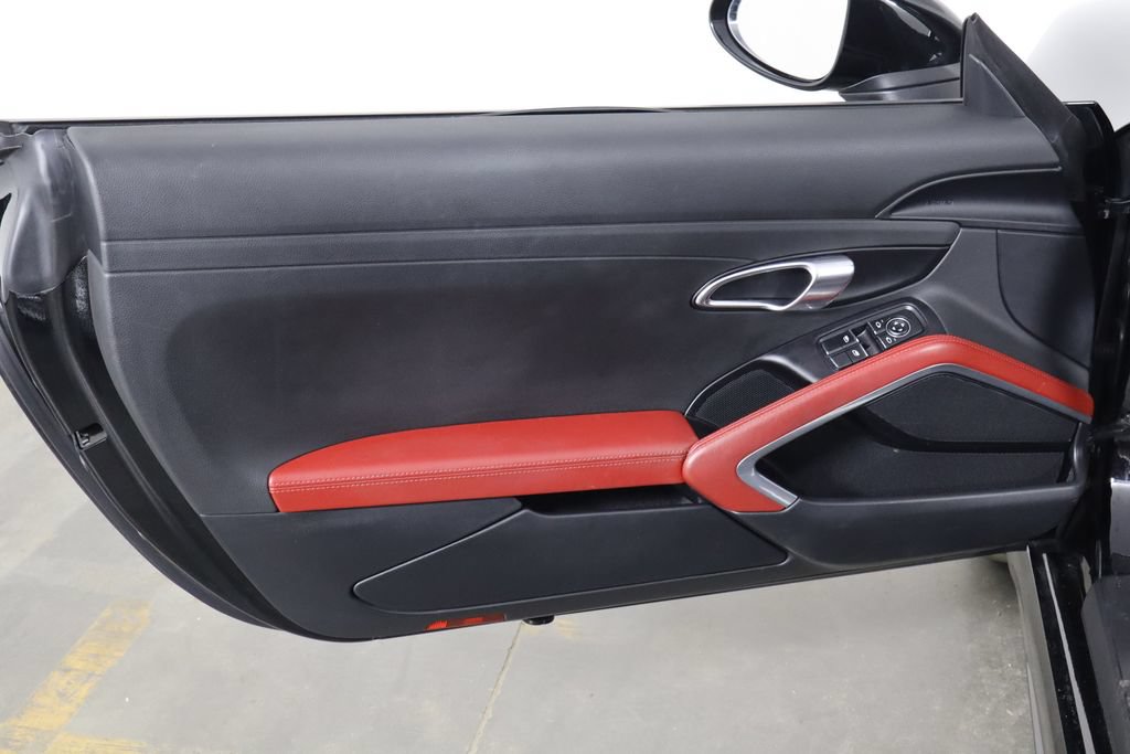 Used 2019 Porsche 718 Boxster RWD image 21