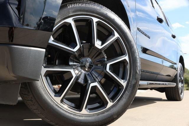 Used 2021 Chevrolet Suburban RST w/ Luxury Package image 8