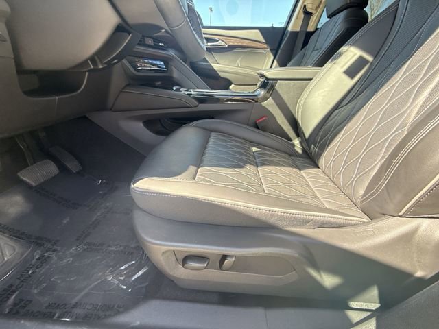 Used 2023 Buick Envision Avenir image 12