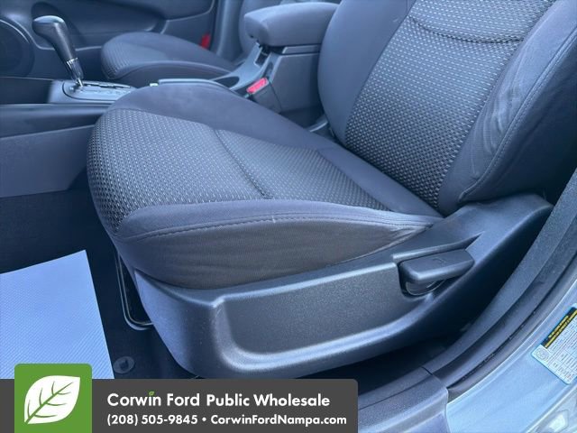 Used 2011 Hyundai Elantra GLS image 24