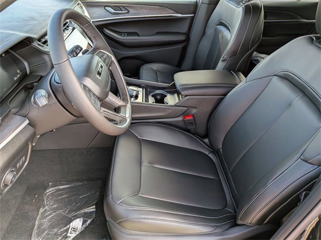 New 2025 Jeep Grand Cherokee Limited w/ Black Appearance Package image 12