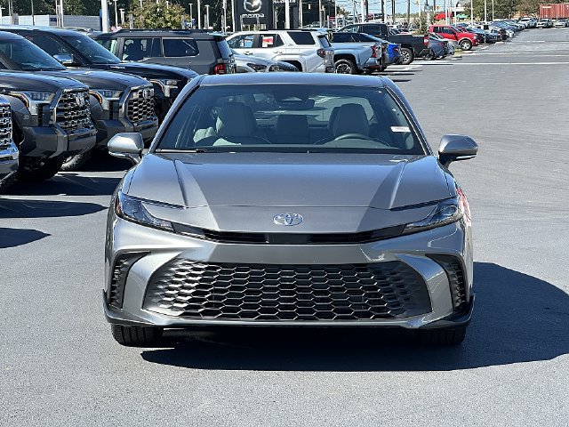 New 2026 Toyota Camry Hybrid FWD image 2
