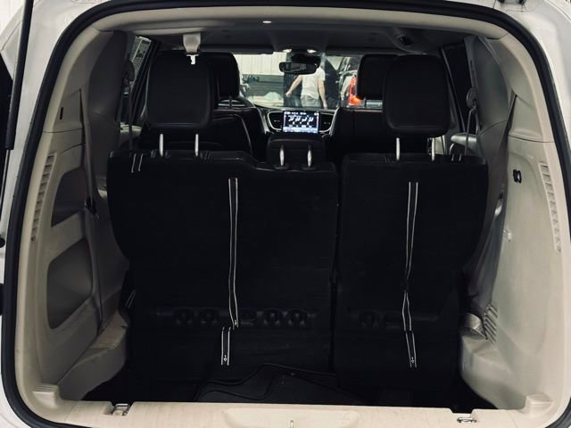 Certified 2024 Chrysler Pacifica Touring-L image 10