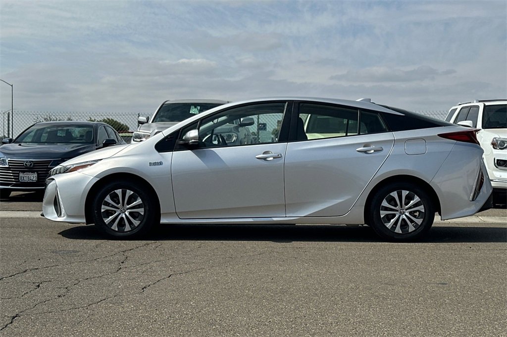 Certified 2021 Toyota Prius Prime LE image 9
