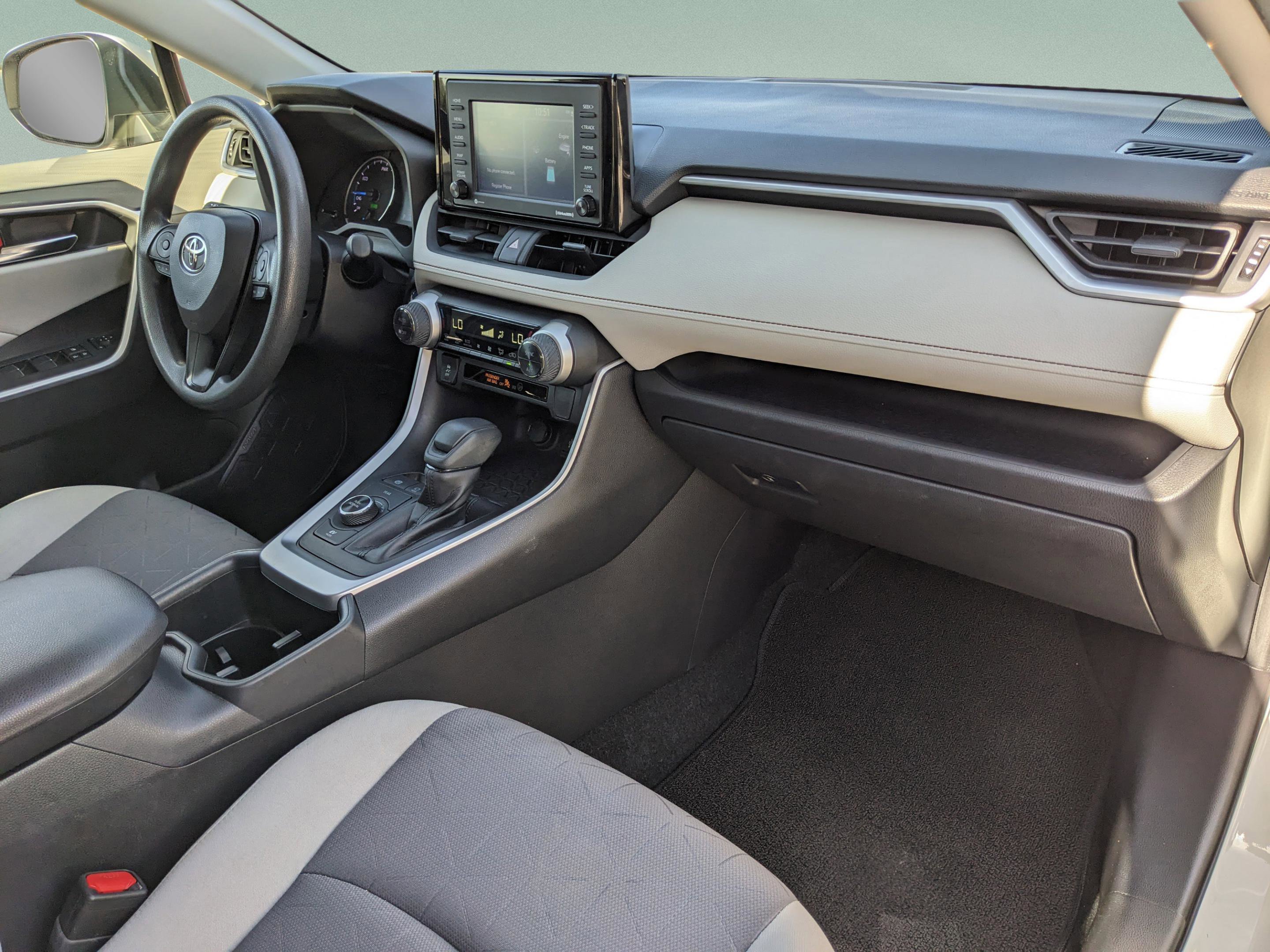 Used 2022 Toyota RAV4 XLE image 10