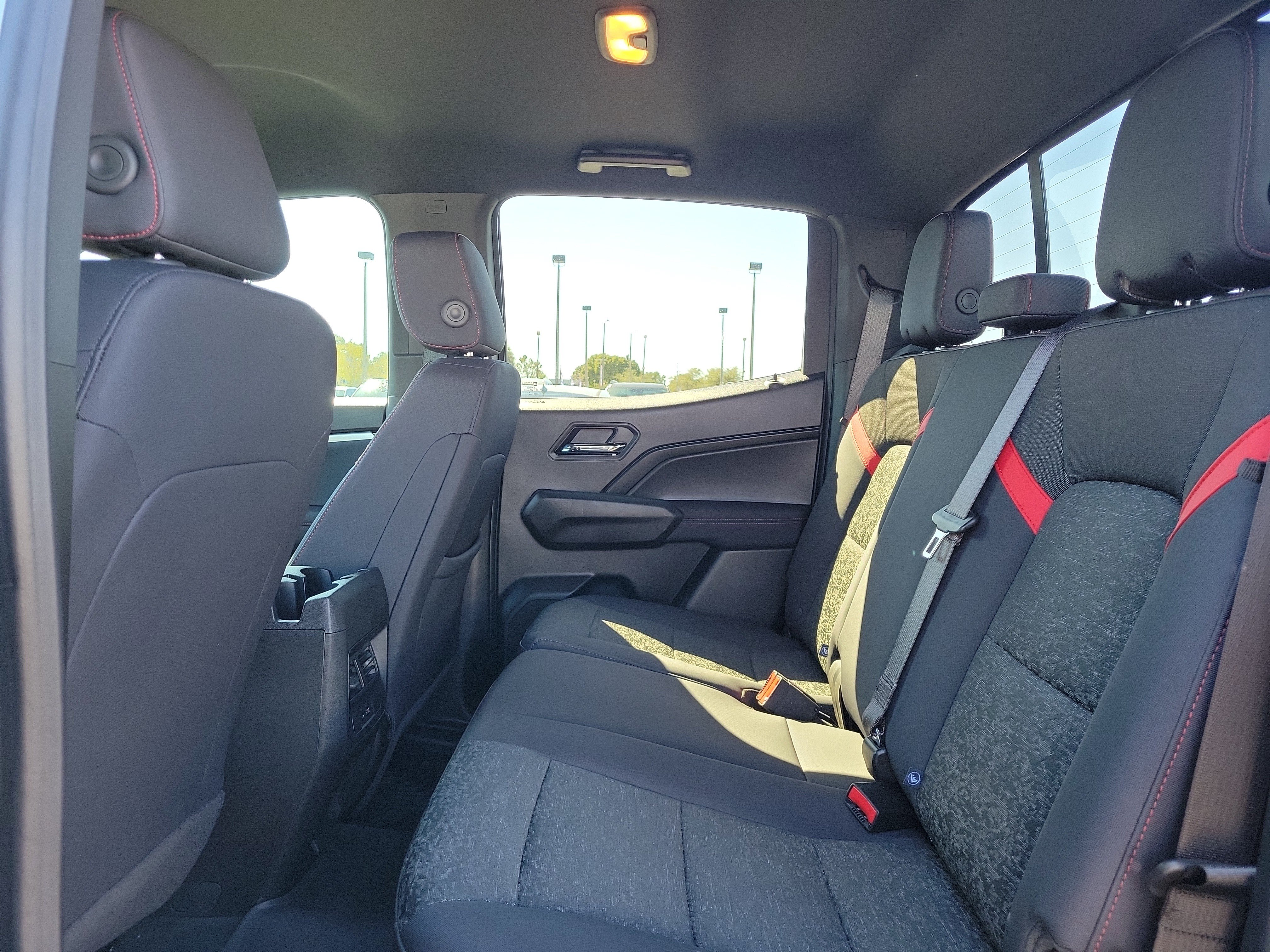 Used 2024 Chevrolet Colorado Z71 w/ Advanced Trailering Package AWD/4WD image 16
