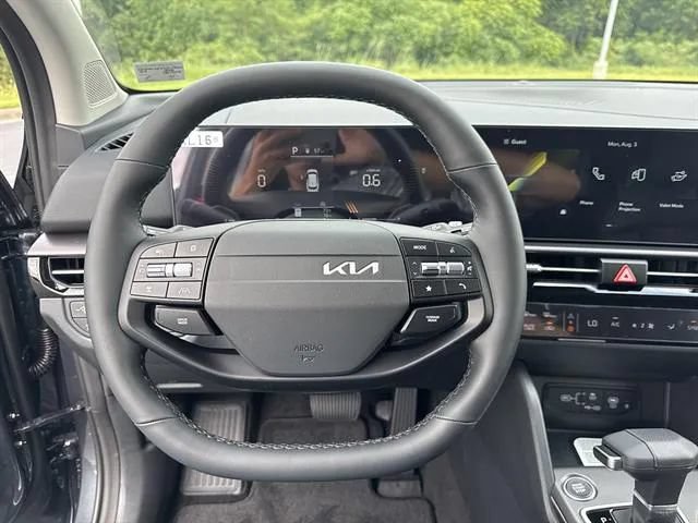 New 2026 Kia Sportage EX AWD/4WD image 9