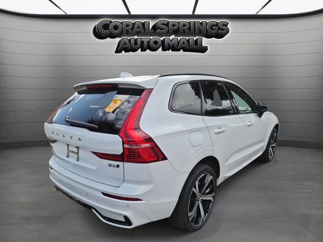 Used 2022 Volvo XC60 B6 R-Design image 2