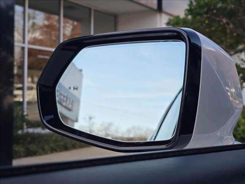 Certified 2023 Chevrolet Blazer LT w/ LPO, Black Grille Bar Package image 21