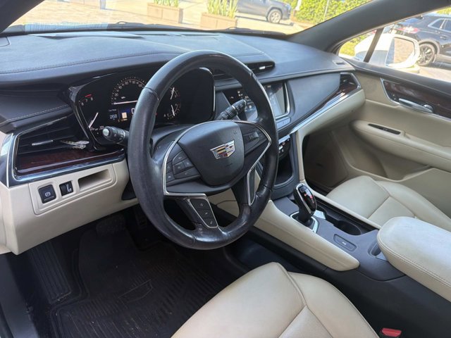 Used 2018 Cadillac XT5 Luxury w/ Driver Awareness Package FWD image 14