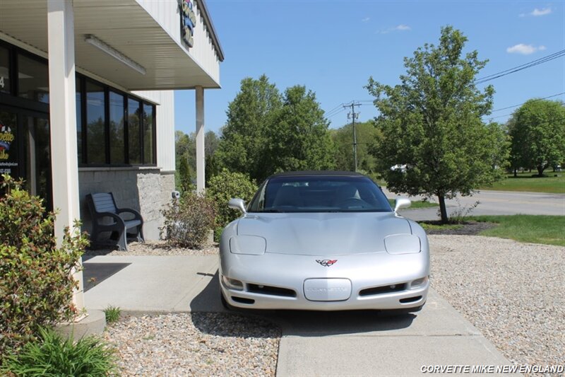 Used 2002 Chevrolet Corvette Coupe w/ Preferred Equipment Group2 RWD image 9