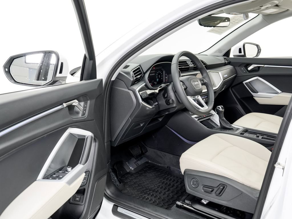 Certified 2025 Audi Q3 2.0T Premium Plus w/ Premium Plus Package image 6