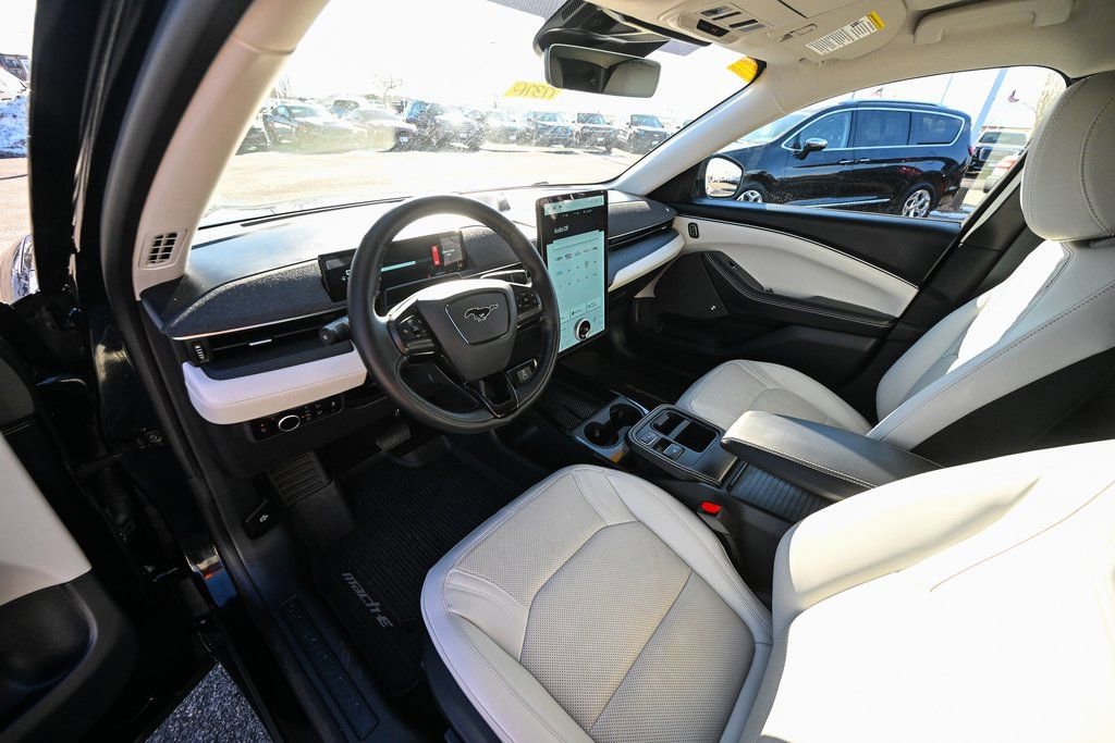 Certified 2025 Ford Mustang Mach-E Premium image 18
