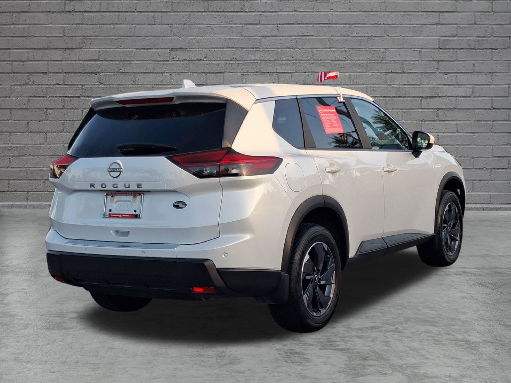 Certified 2026 Nissan Rogue SV FWD image 12