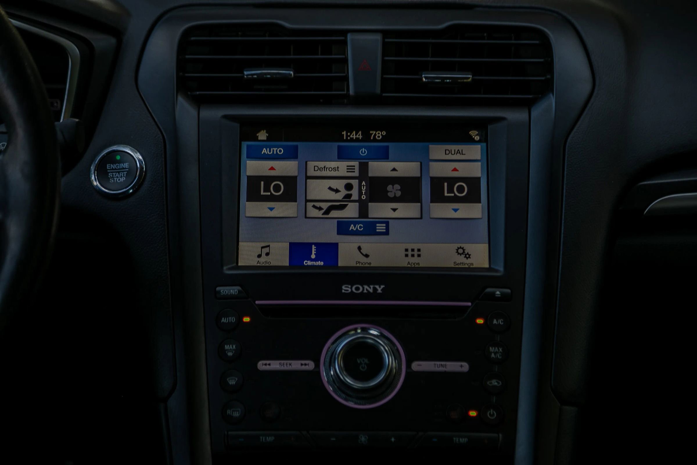 Used 2018 Ford Fusion Titanium image 24