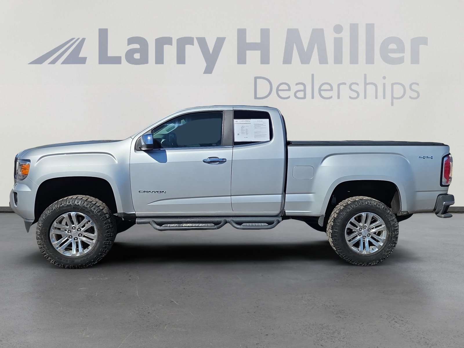 Used 2016 GMC Canyon SLT w/ Trailering Package image 2