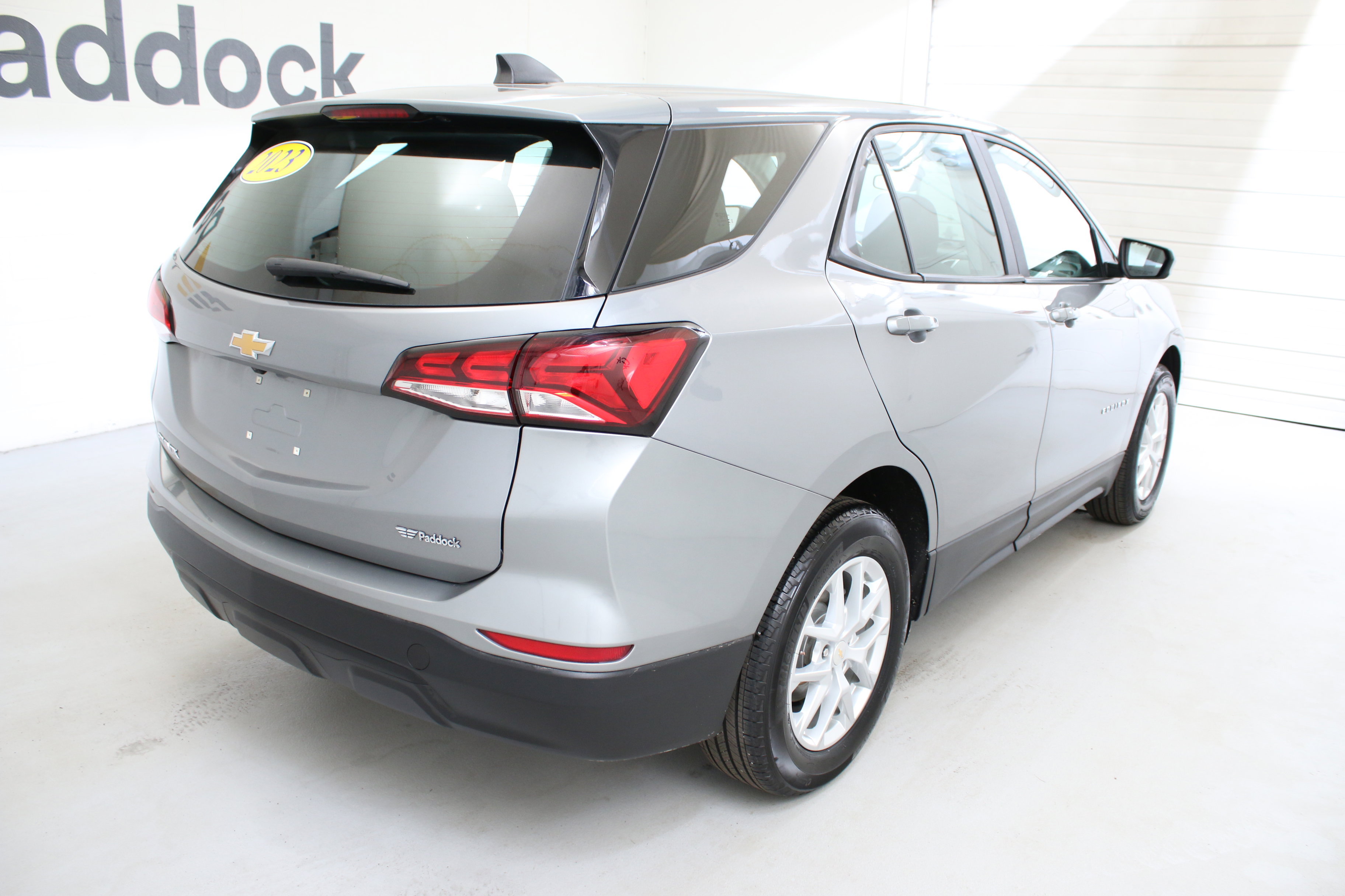 Used 2023 Chevrolet Equinox LS FWD image 9