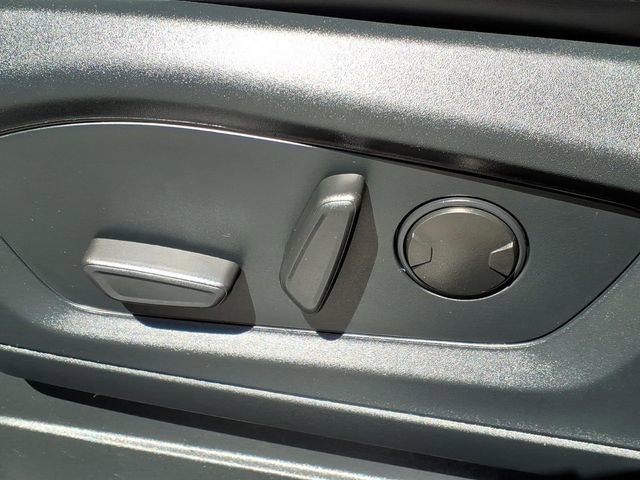 Used 2022 Ford Explorer XLT w/ Equipment Group 202A AWD/4WD image 10