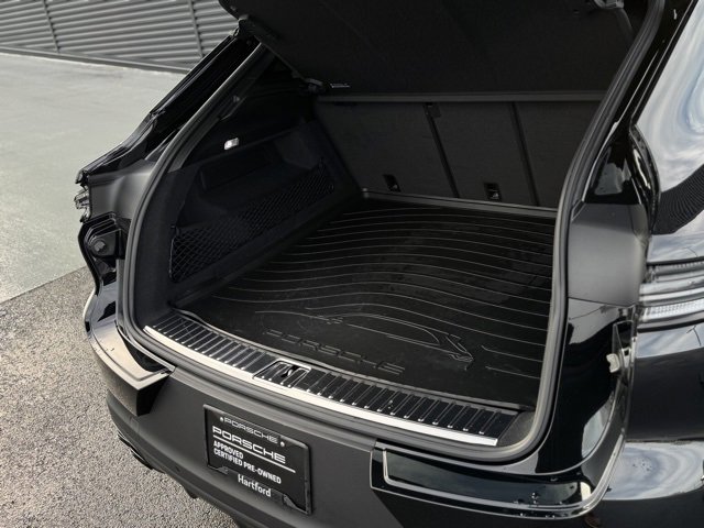Certified 2025 Porsche Cayenne Coupe image 36